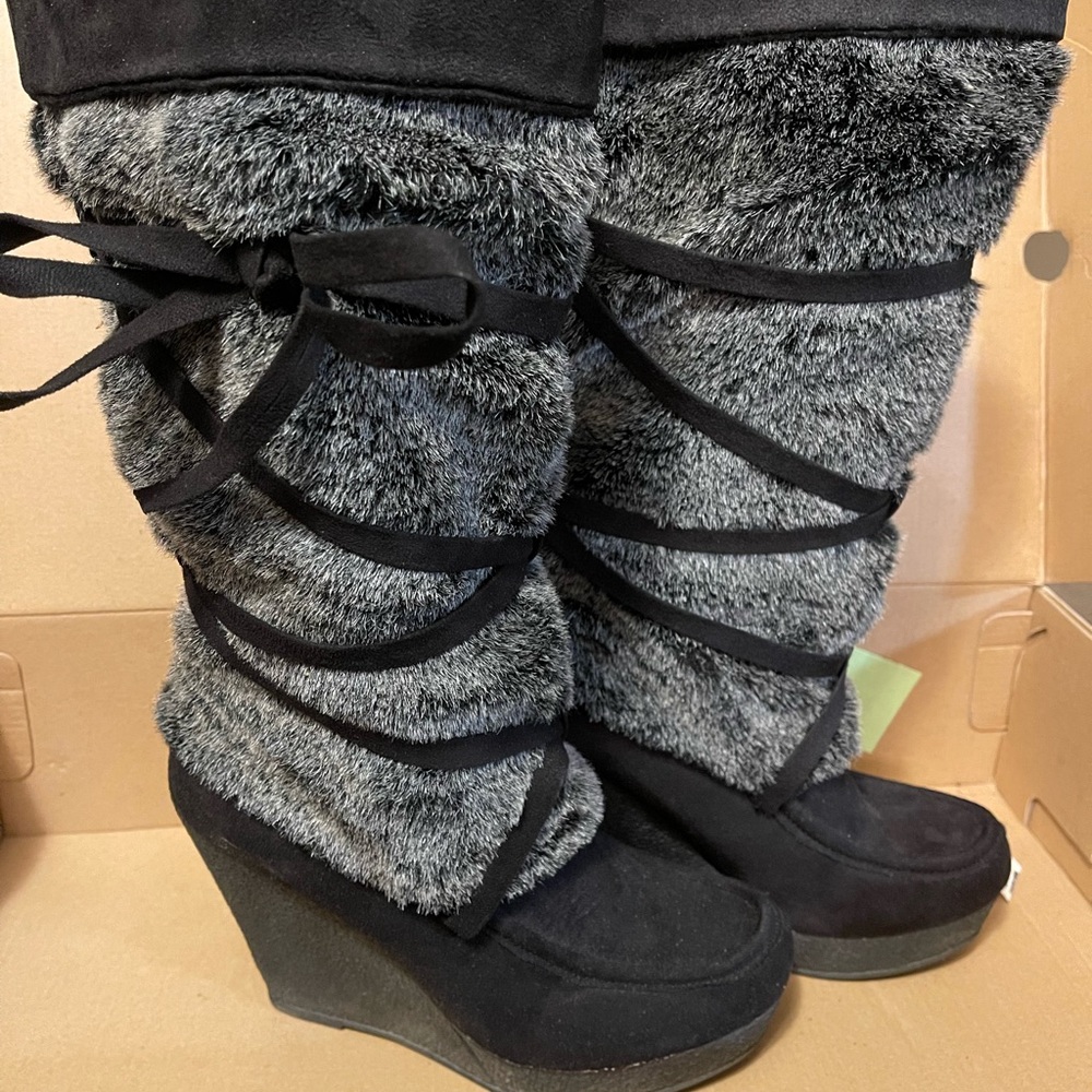 Women's Faux Fur Wedge Boots - Black and Gray